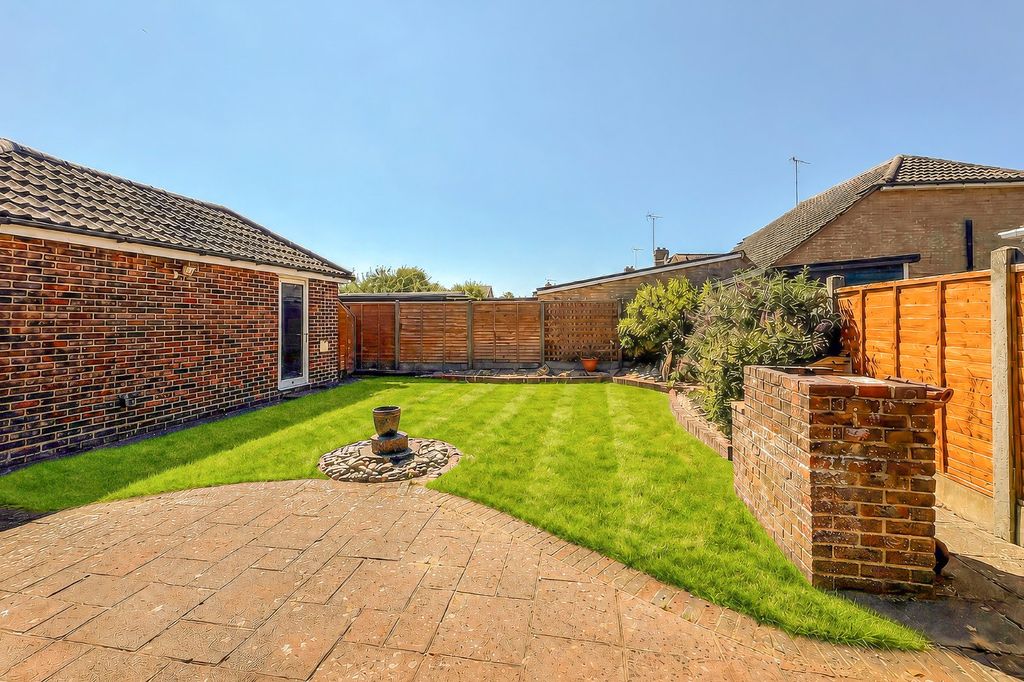 Property photo 2 of 9 Picture No. 24