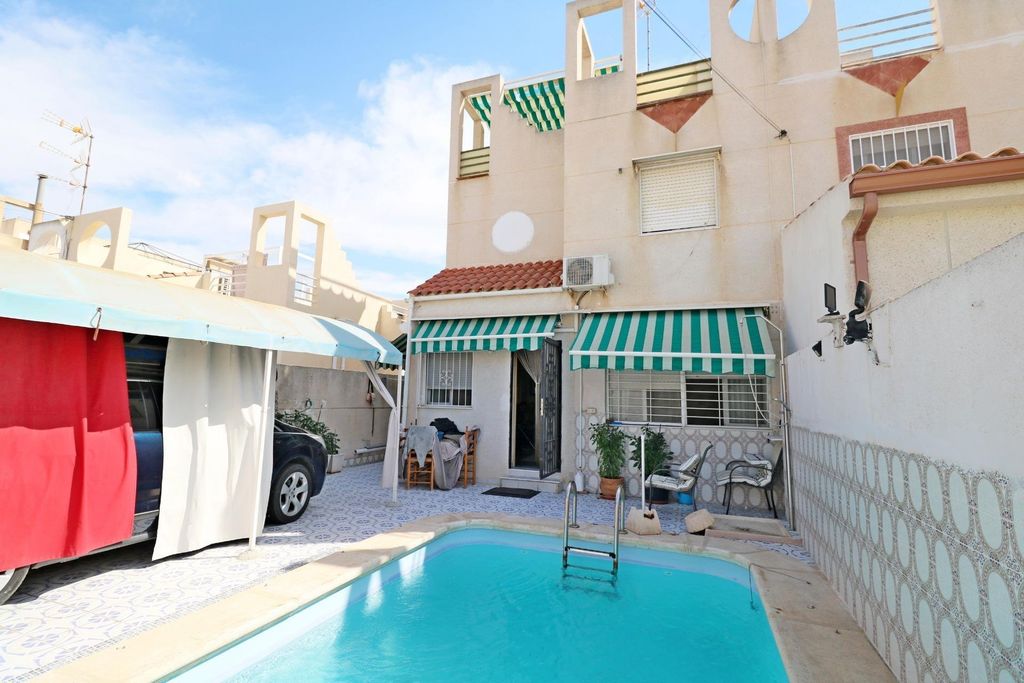 Property photo 1 of 33