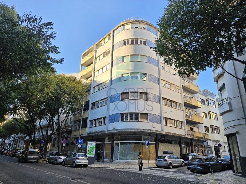 Property photo 2 of 53