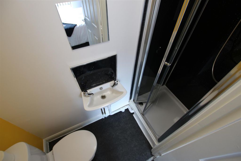 Property photo 2 of 8 Ensuite.Jpg