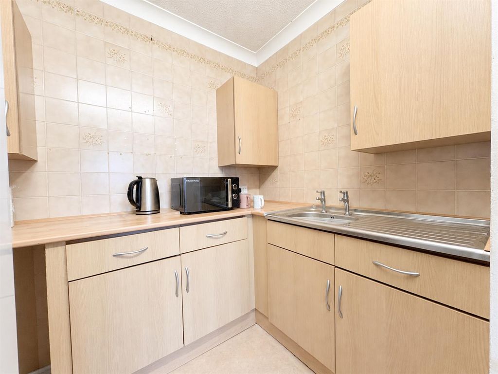 Property photo 3 of 18