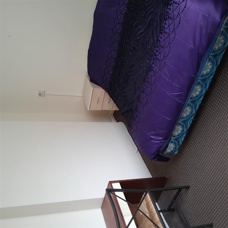 Property photo 1 of 7 Bedroom