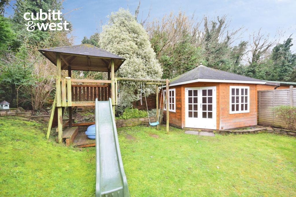 Property photo 2 of 18 991299A0-Dsc_5482