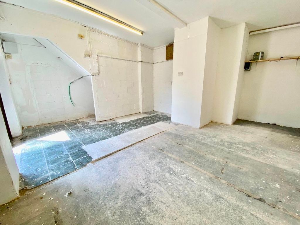 Property photo 1 of 2