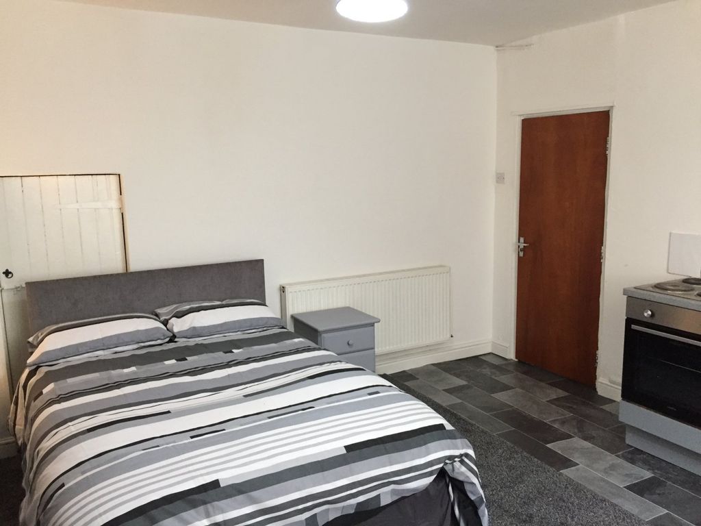 Property photo 3 of 5 Room