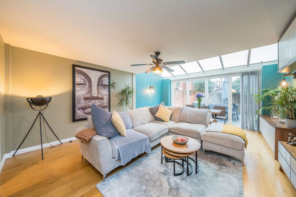 Property photo 2 of 8