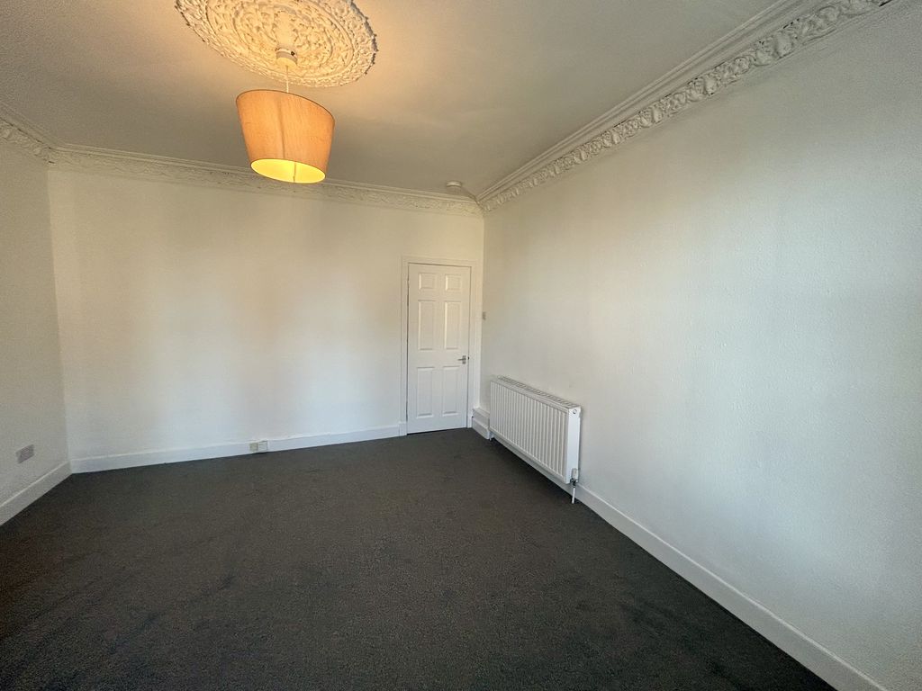 Property photo 2 of 6 Sitting Room