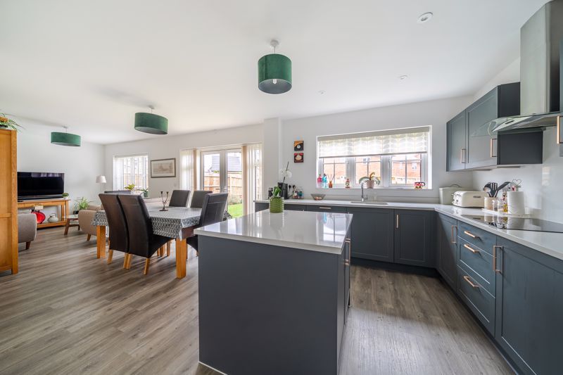 Property photo 3 of 21 Kitchen/Diner/Family Room