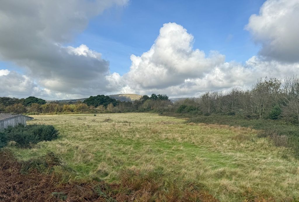 Property photo 2 of 20