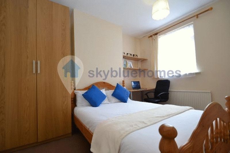 Property photo 2 of 6 Photo 6