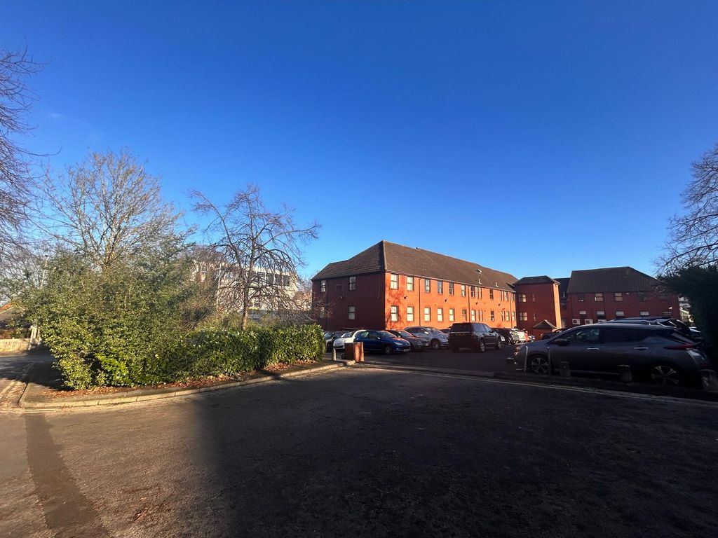 Property photo 1 of 6