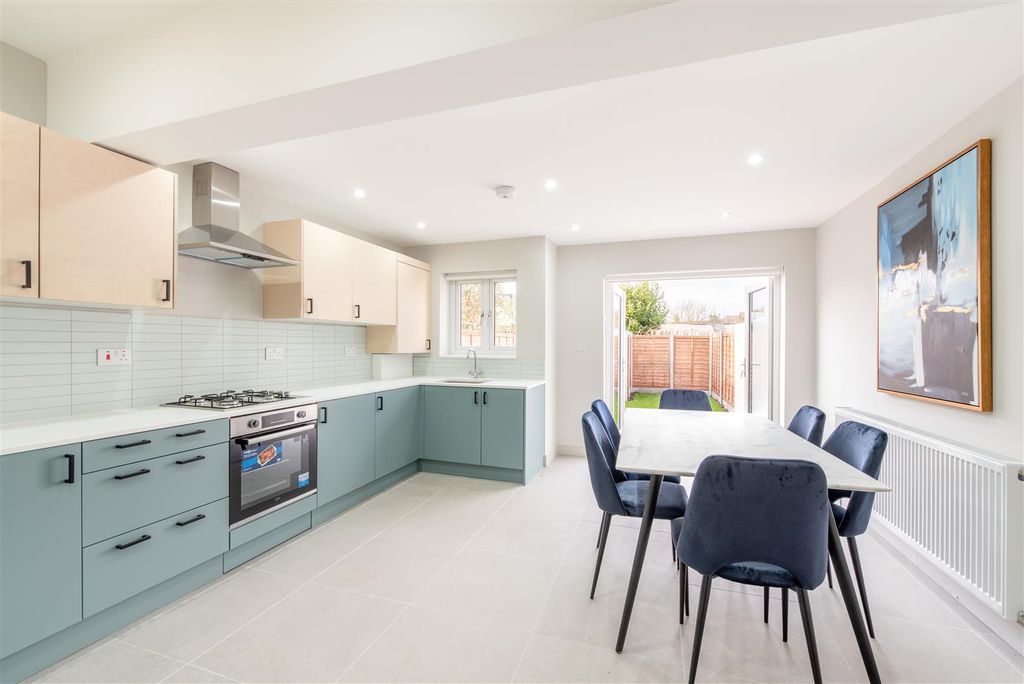 Property photo 2 of 30 2