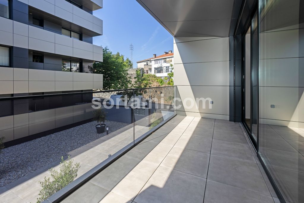 Property photo 1 of 27