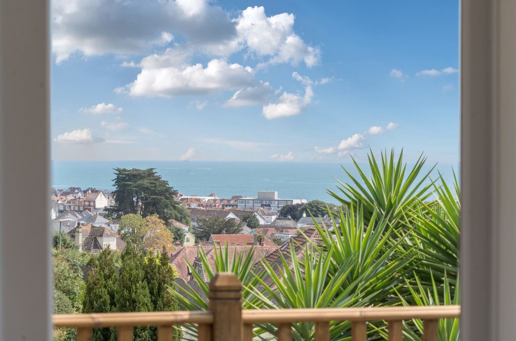 Property photo 3 of 27 3 - 1341352-25-68A878...