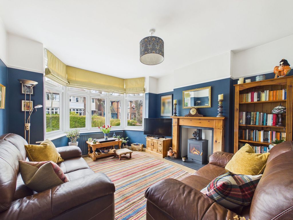 Property photo 2 of 20 Lounge