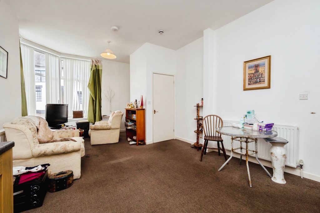 Property photo 3 of 17 Photo