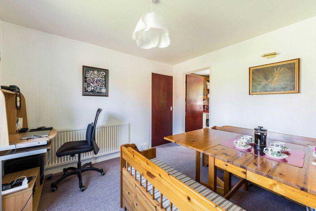 Property photo 3 of 25