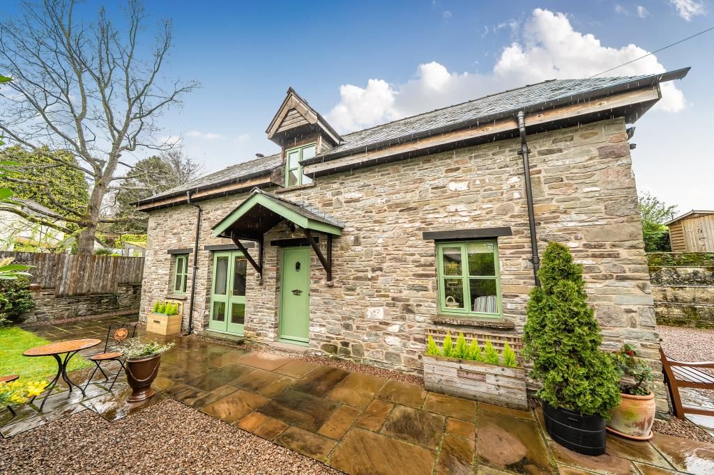 Property photo 1 of 24 Front Aspect