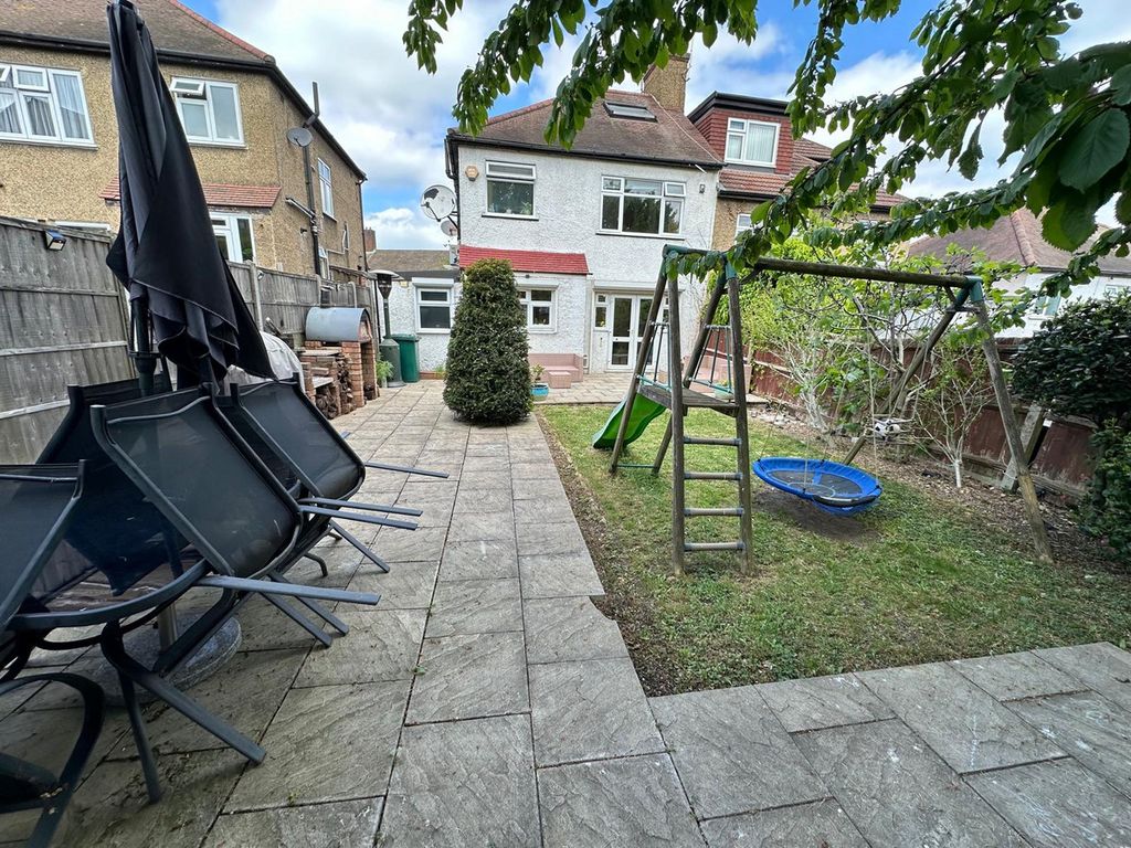 Property photo 2 of 24