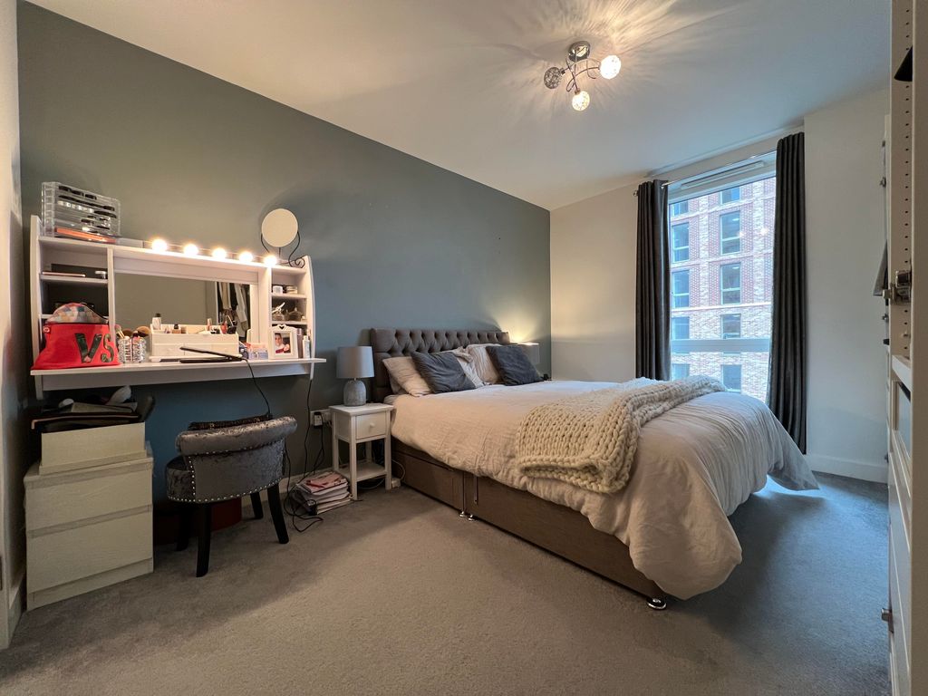 Property photo 2 of 16 Bedroom 1