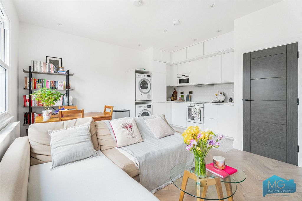 Property photo 3 of 28 Picture No. 64