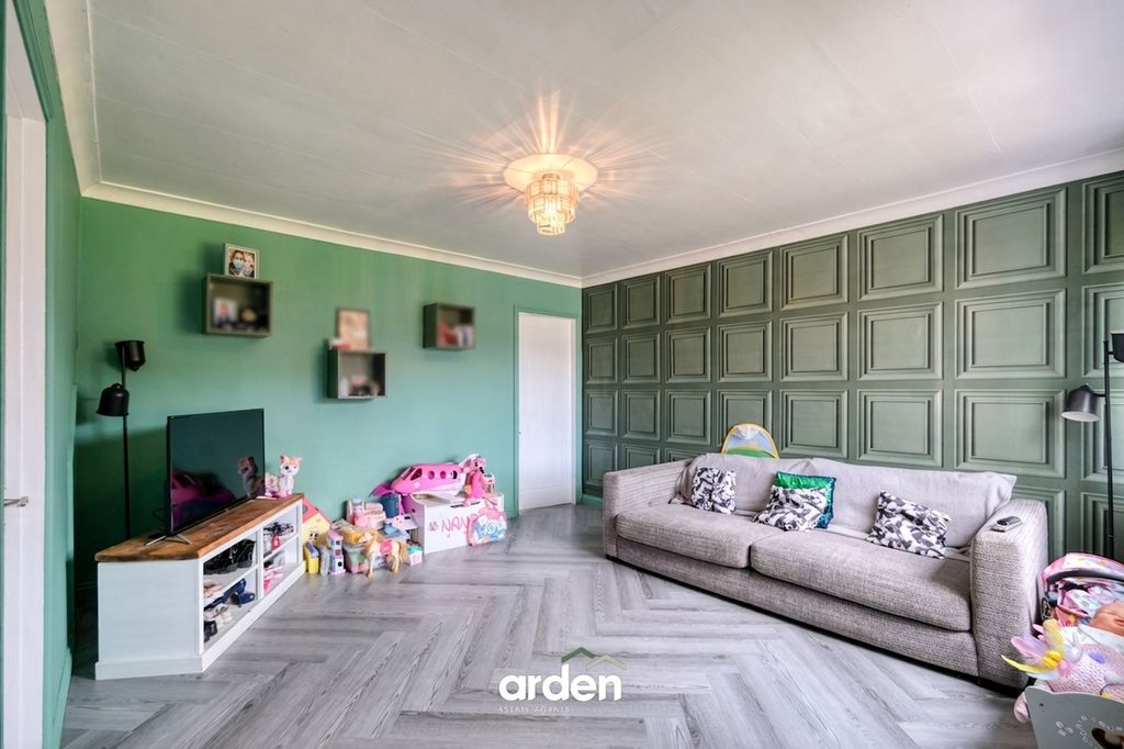 Property photo 2 of 14