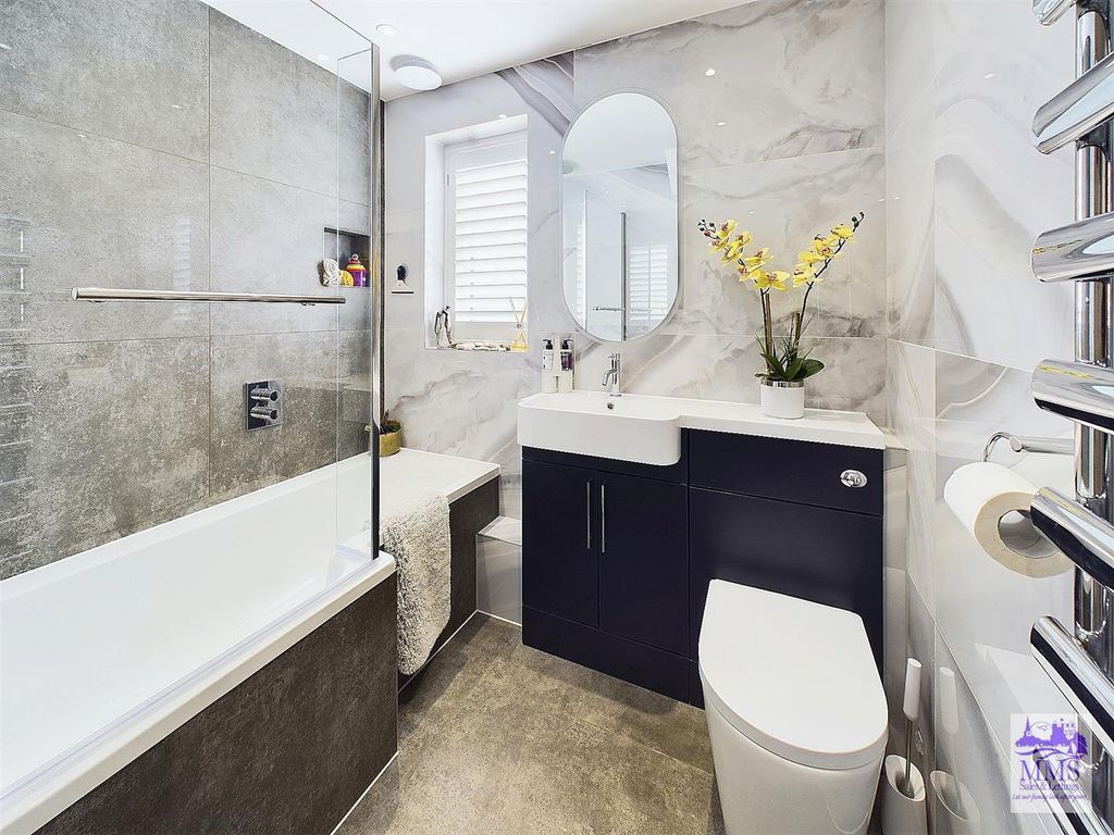 Property photo 3 of 40 Cam02633G0-Pr0171-Still007.Jpg