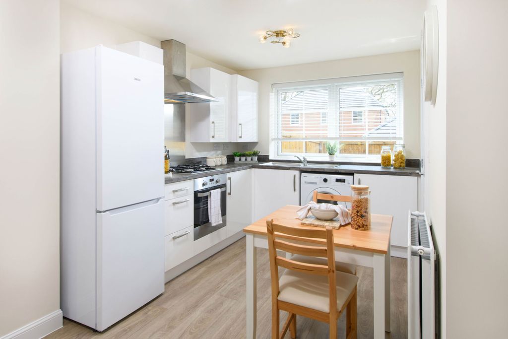 Property photo 2 of 6 Open-Plan Lounge & Kitchen/Diner In Brookvale Style Home