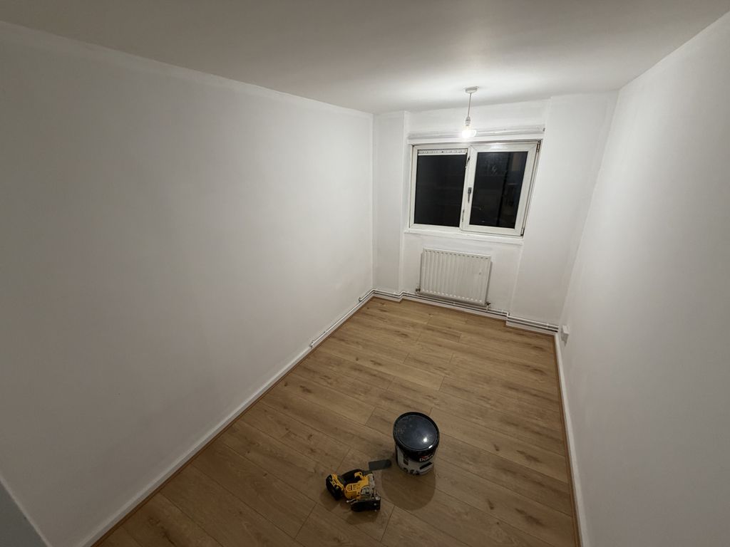 Property photo 3 of 8 Img 0438