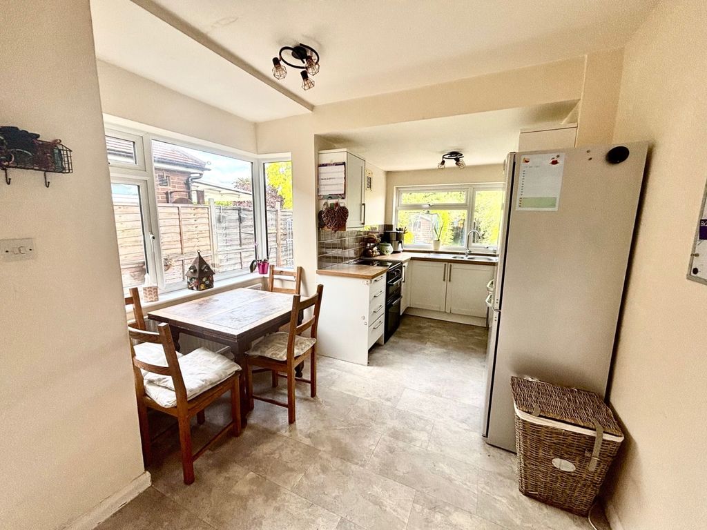 Property photo 3 of 12 Kitchen