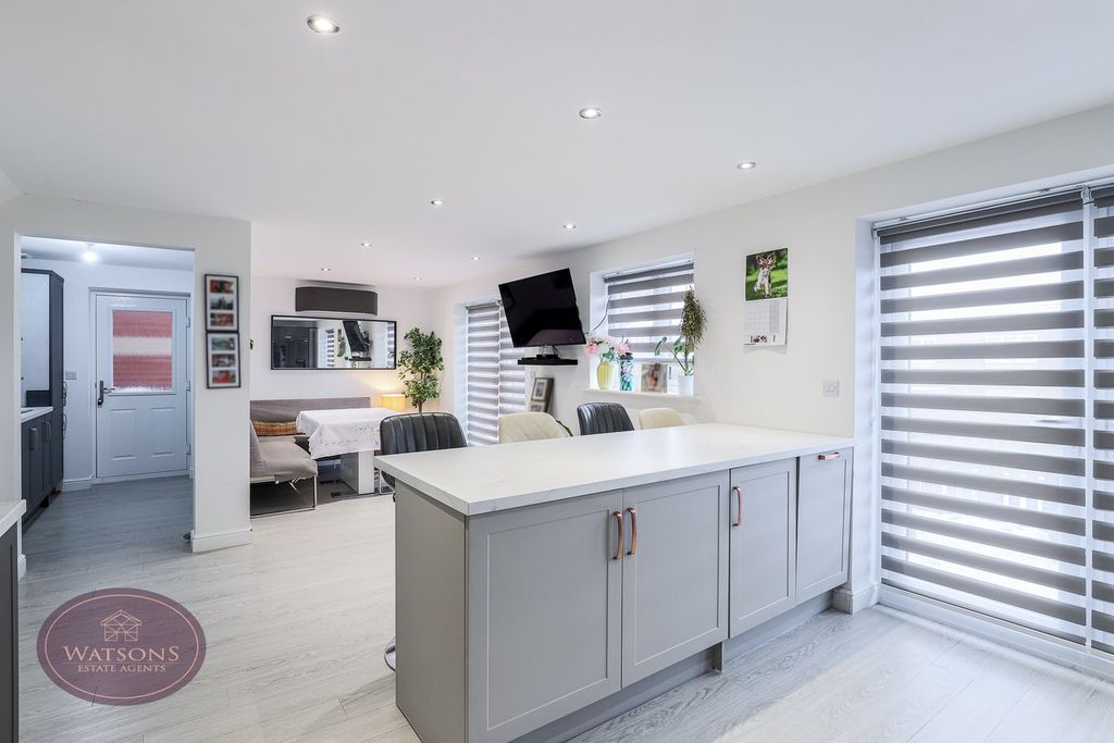 Property photo 3 of 36