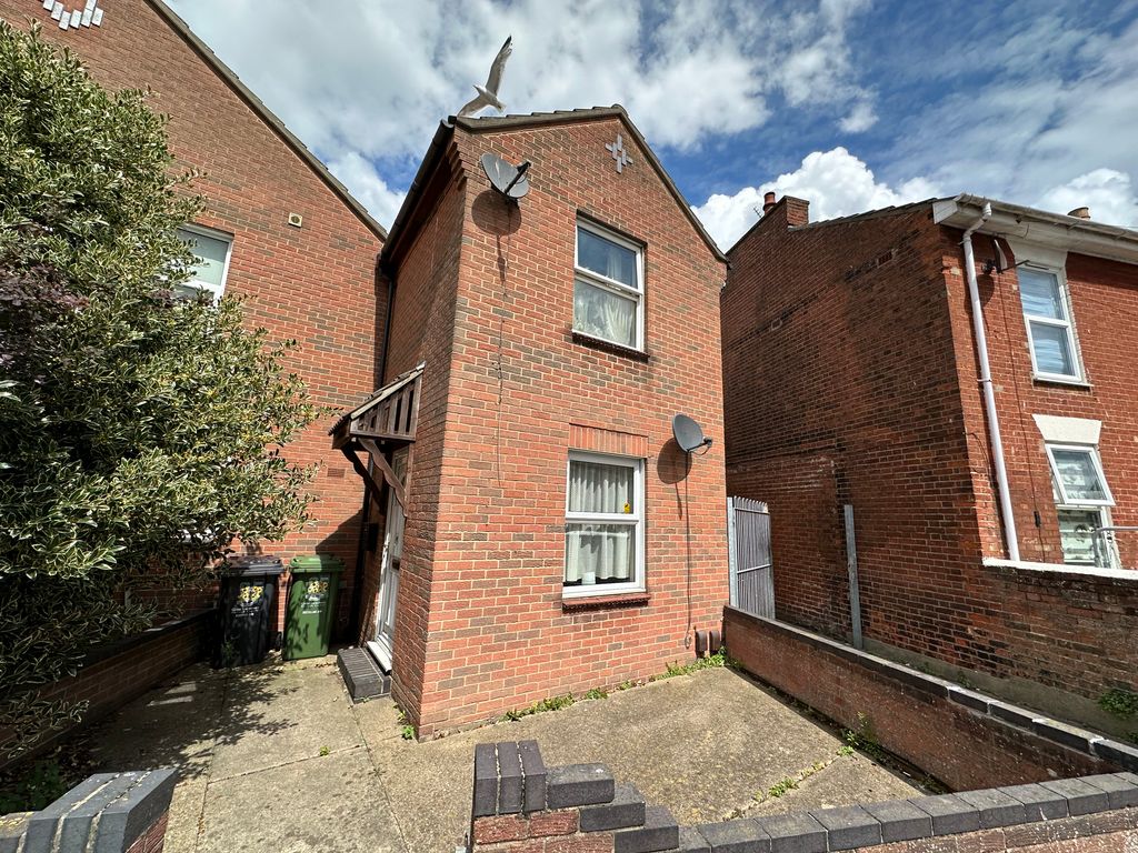 Property photo 1 of 6 Front