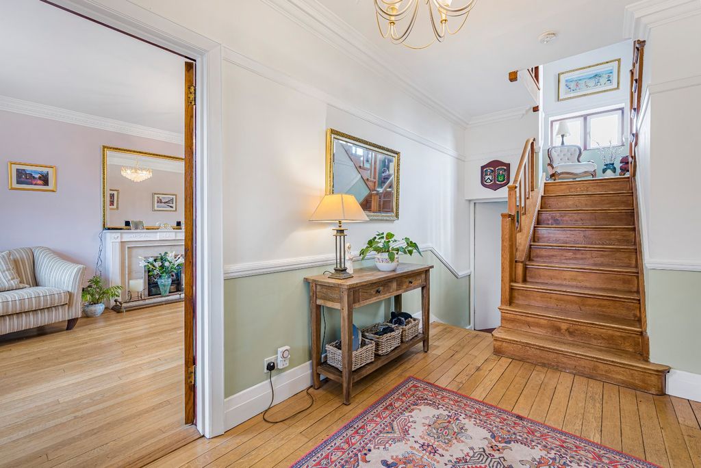 Property photo 2 of 22 Picture No. 20