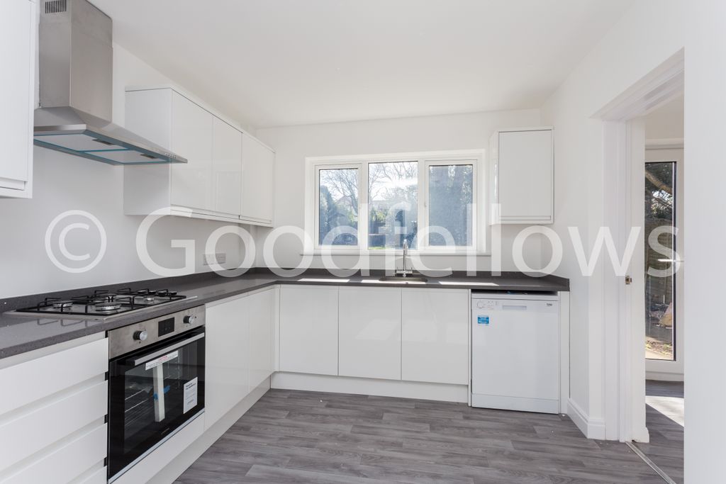 Property photo 3 of 11 Picture 3