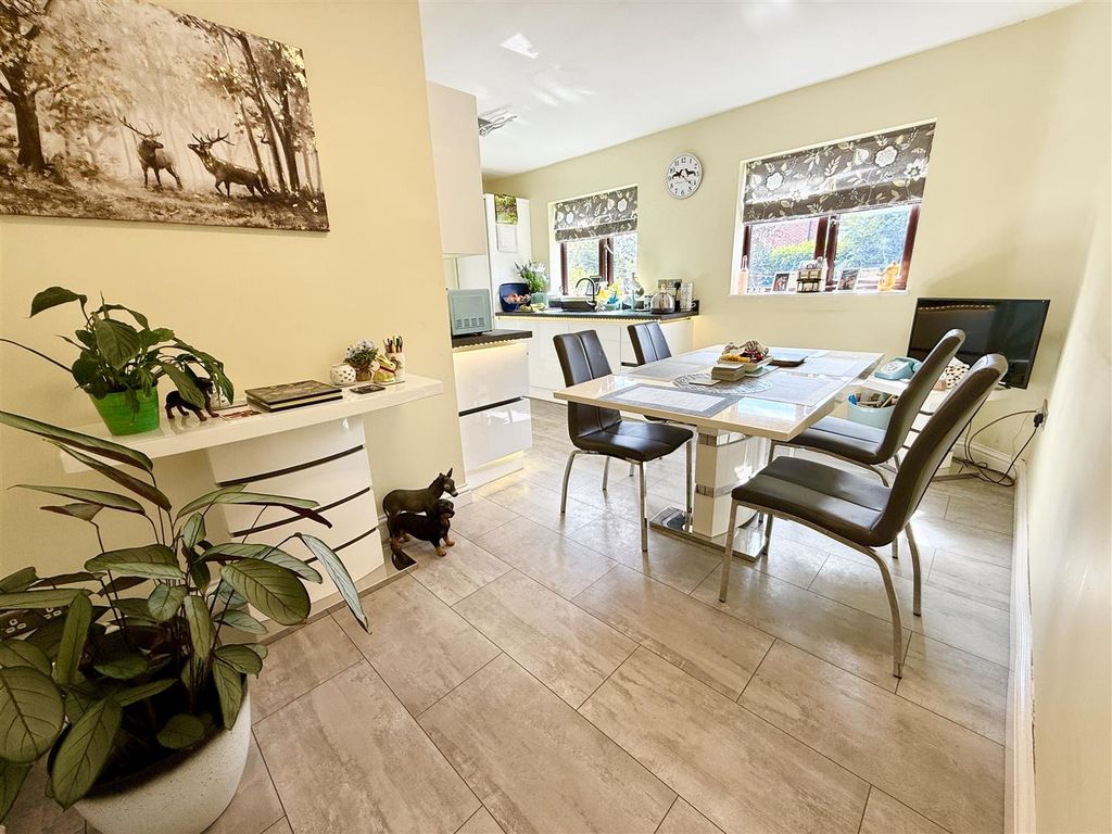 Property photo 2 of 27 Kitchen Dining
