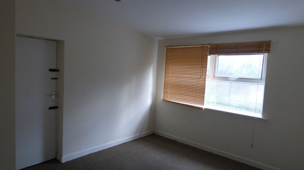 Property photo 3 of 6 Bedroom