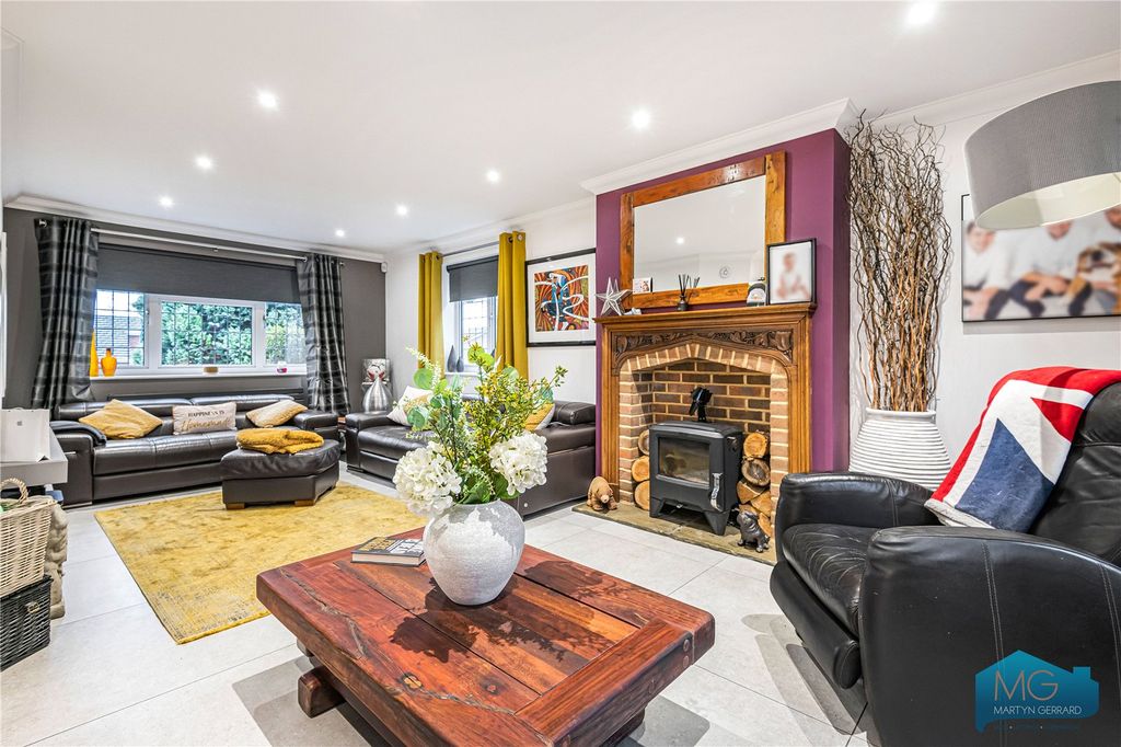 Property photo 2 of 39 Picture No. 14