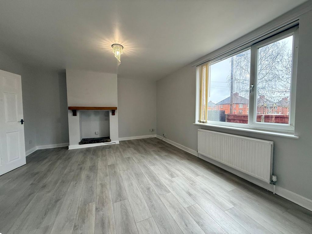 Property photo 3 of 17 Gallery