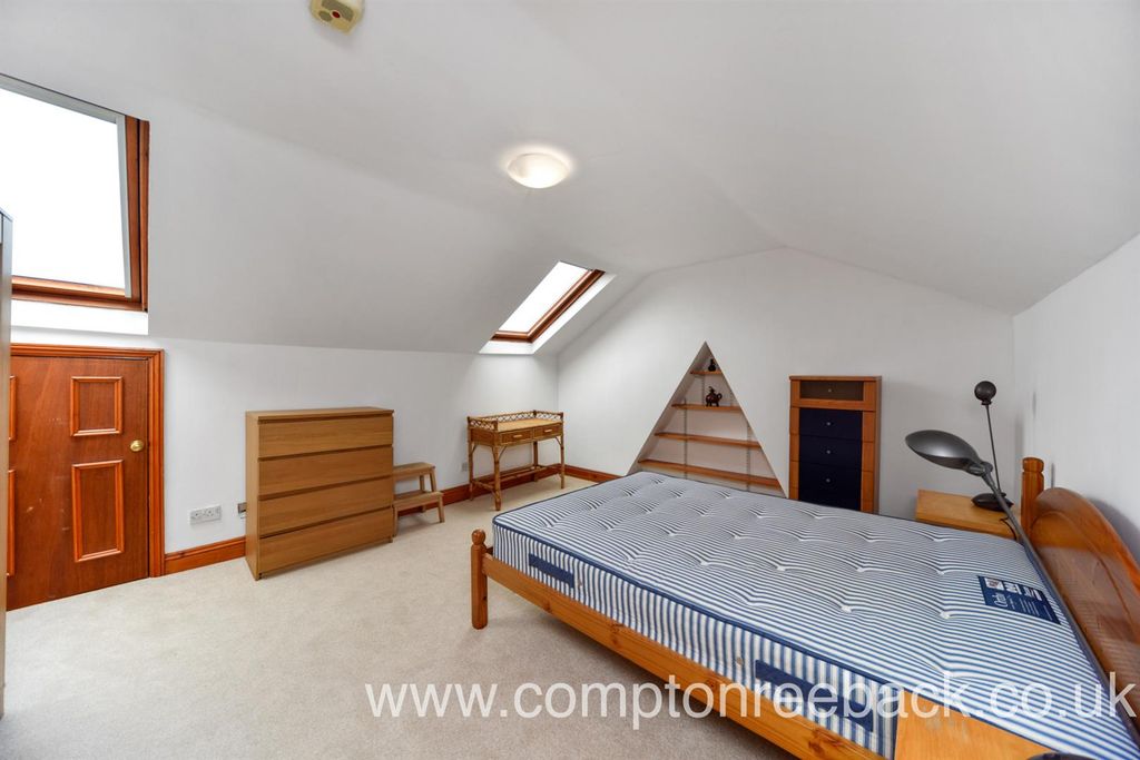 Property photo 3 of 8 _Dsc4536_Low.Jpg