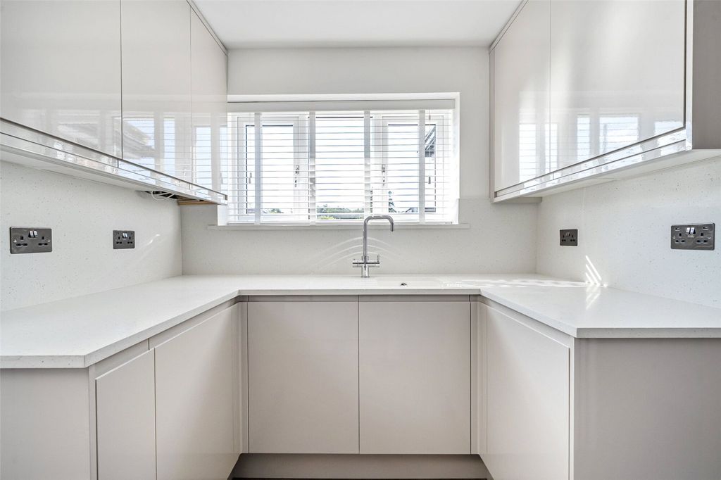 Property photo 2 of 21 Kitchen