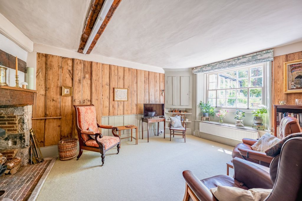 Property photo 2 of 16 Sitting Room