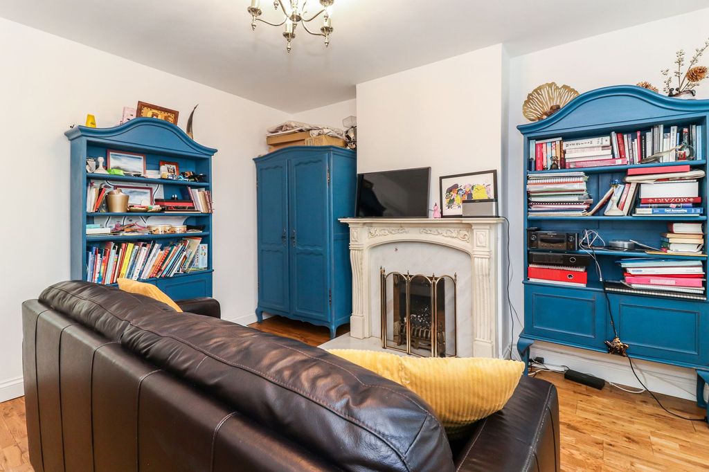 Property photo 3 of 16