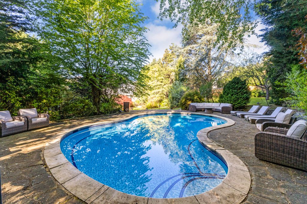 Property photo 1 of 26