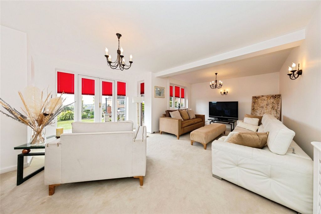 Property photo 2 of 44 Picture No. 32