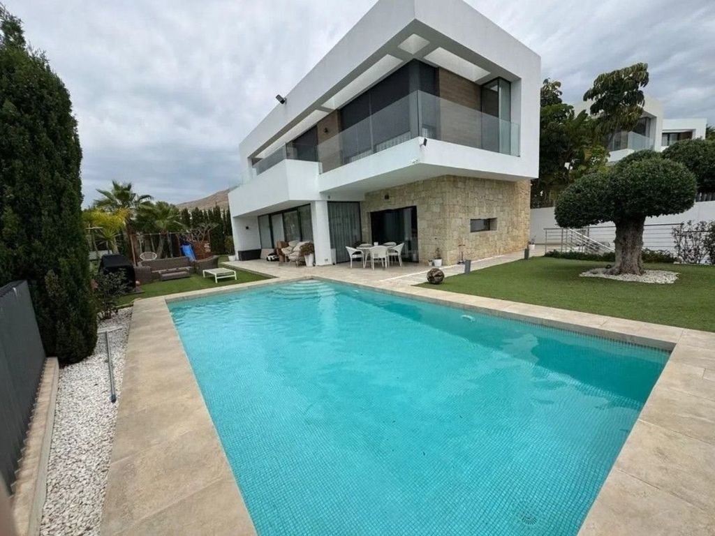 Property photo 1 of 35