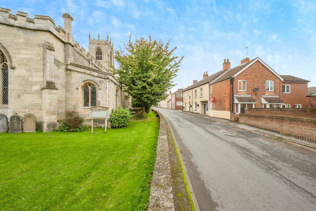 Property photo 2 of 17 Street View