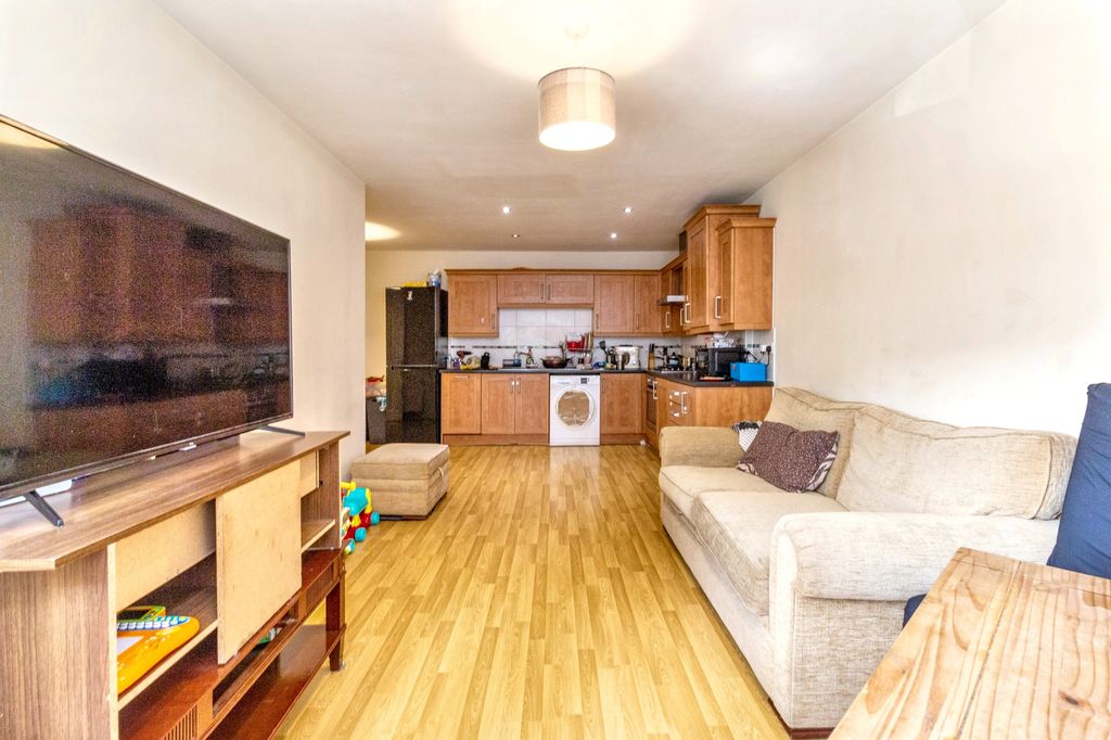 Property photo 3 of 18