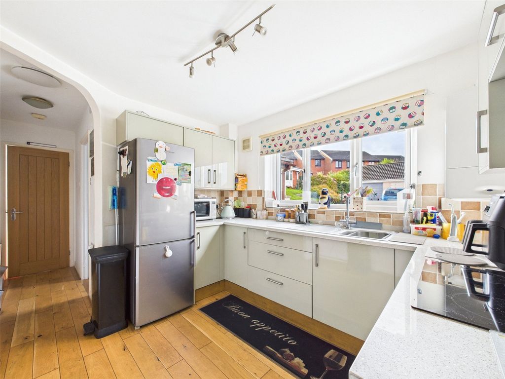 Property photo 3 of 13 Kitchen