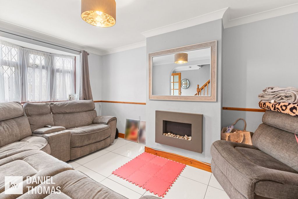 Property photo 2 of 24