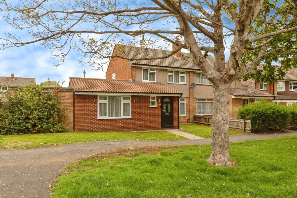 Property photo 2 of 14 Front Garden